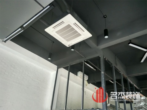 加可斯办公室叼嘿网站视频1.jpg