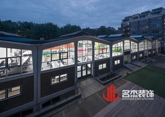 办公室叼嘿网站视频.jpg