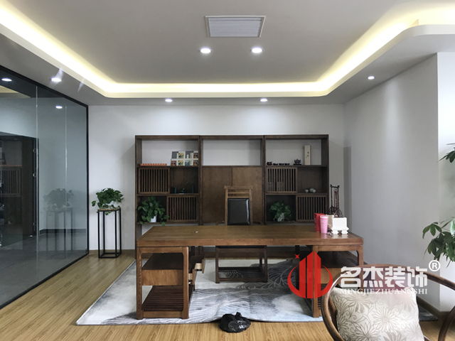 乐博士办公室叼嘿网站视频完工照.jpg