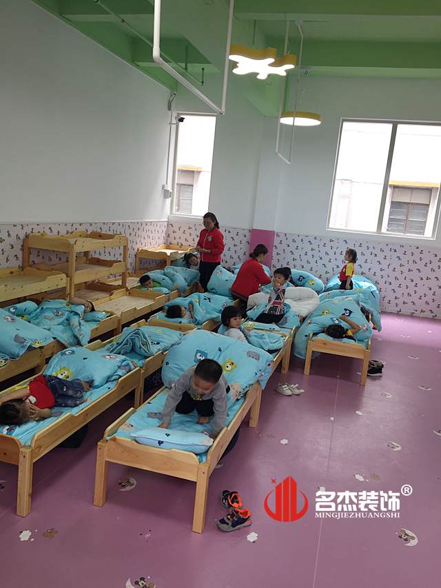 幼儿园休息室叼嘿网站视频.jpg
