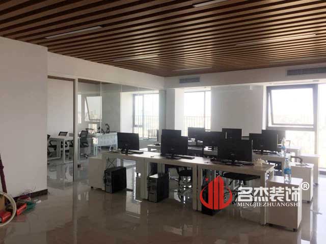 办公室叼嘿网站视频实景图.jpg