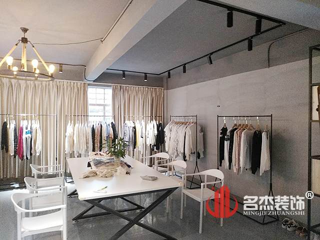 服装办公室叼嘿网站视频完工照.jpg