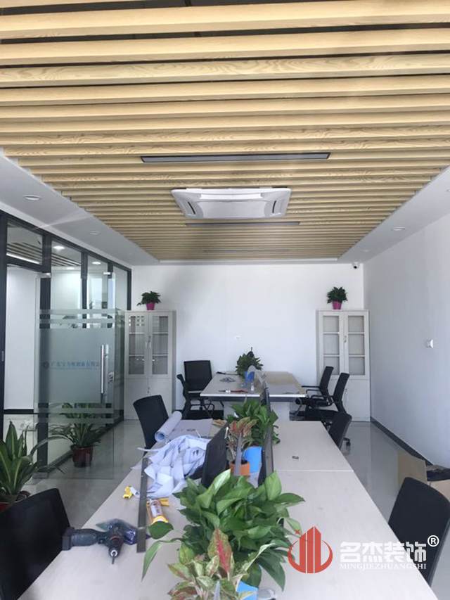 办公室叼嘿网站视频设计完工照.jpg