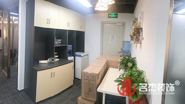 茶水间叼嘿网站视频完工照.jpg 茶水间叼嘿网站视频完工照.jpg