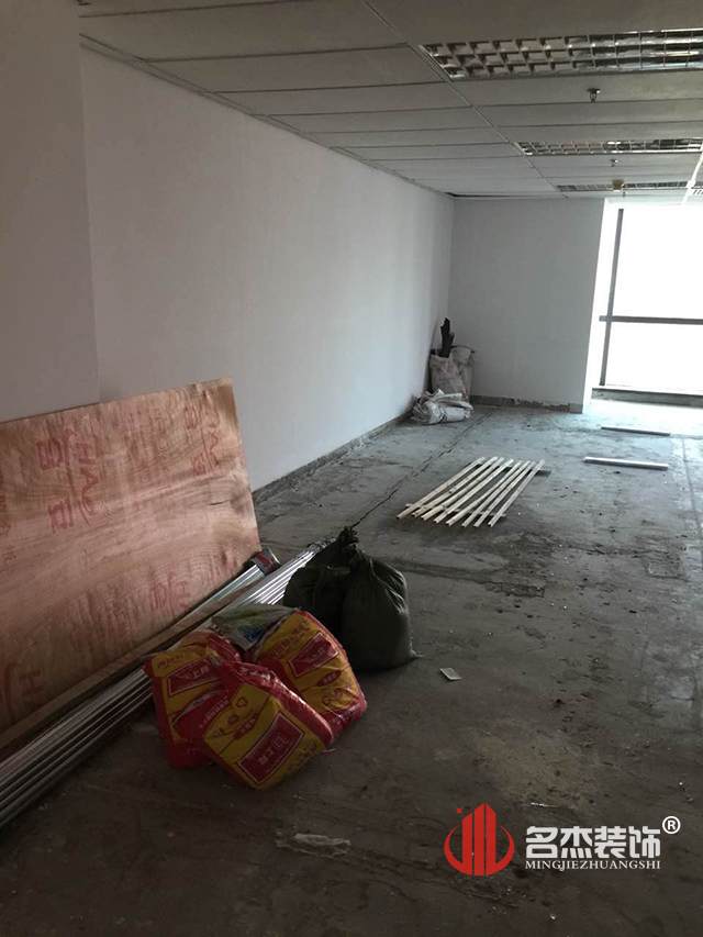 办公室叼嘿网站视频设计现场照.jpg