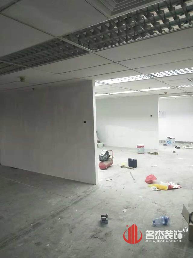 办公室叼嘿网站视频现场施工照.jpg