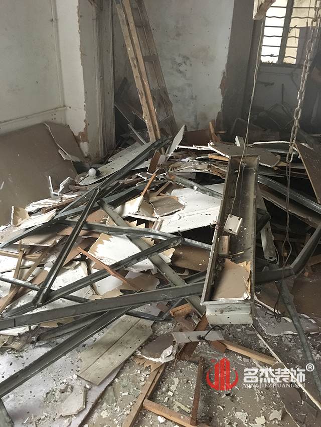 办公室叼嘿网站视频施工现场.jpg