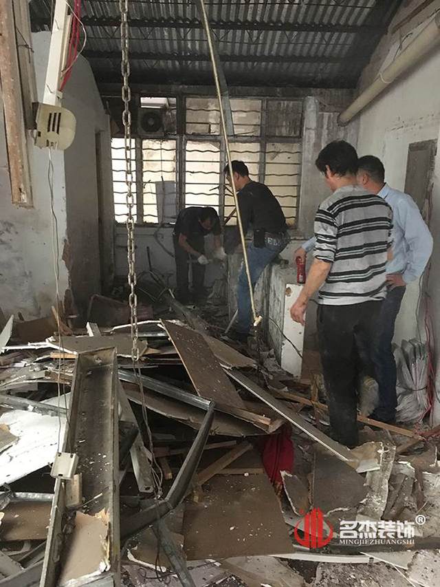 办公室叼嘿网站视频设计开工照.jpg