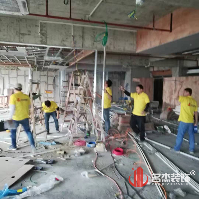 办公室叼嘿网站视频施工照.jpg