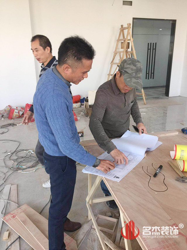 办公室叼嘿网站视频设计施工照.jpg