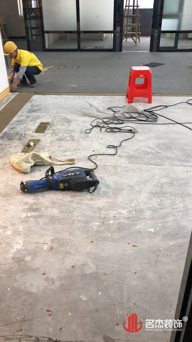 办公室叼嘿网站视频开工照.jpg 办公室叼嘿网站视频开工照.jpg