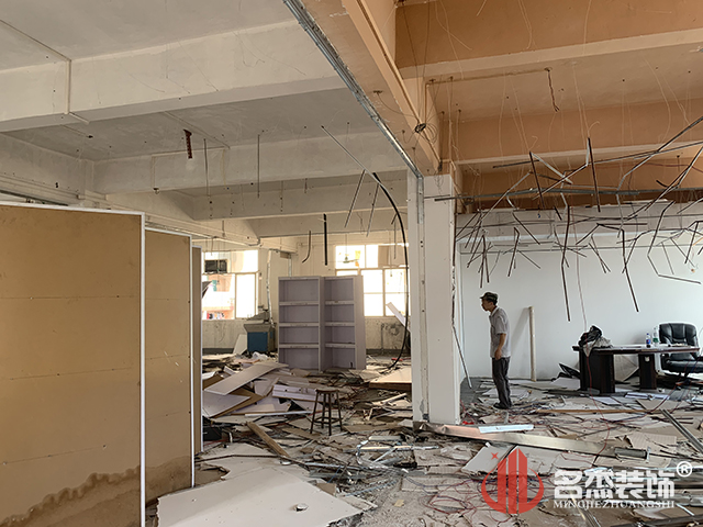 办公室叼嘿网站视频