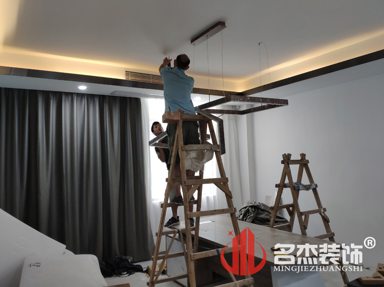 办公室叼嘿网站视频