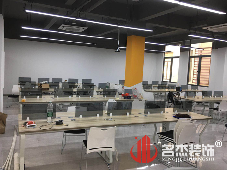 办公室叼嘿网站视频