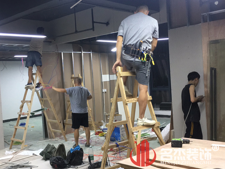 办公室叼嘿网站视频