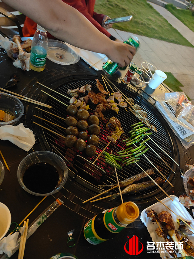 叼嘿直播APP装饰游记