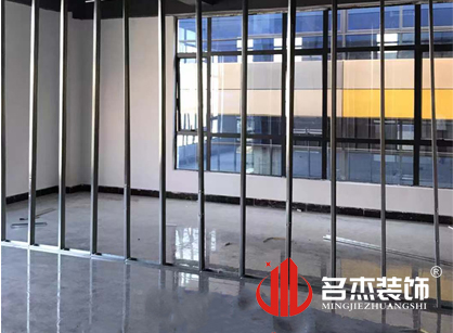 力海办公室设计叼嘿网站视频项目紧张施工中