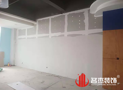 巡工地日记，佛山宏威路服装展厅叼嘿网站视频项目进行中