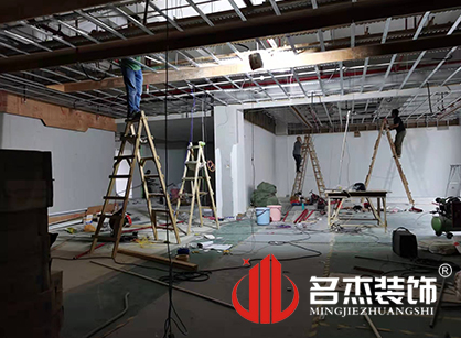 巡工地日记，斯柏美科技办公室叼嘿网站视频项目紧张进行中